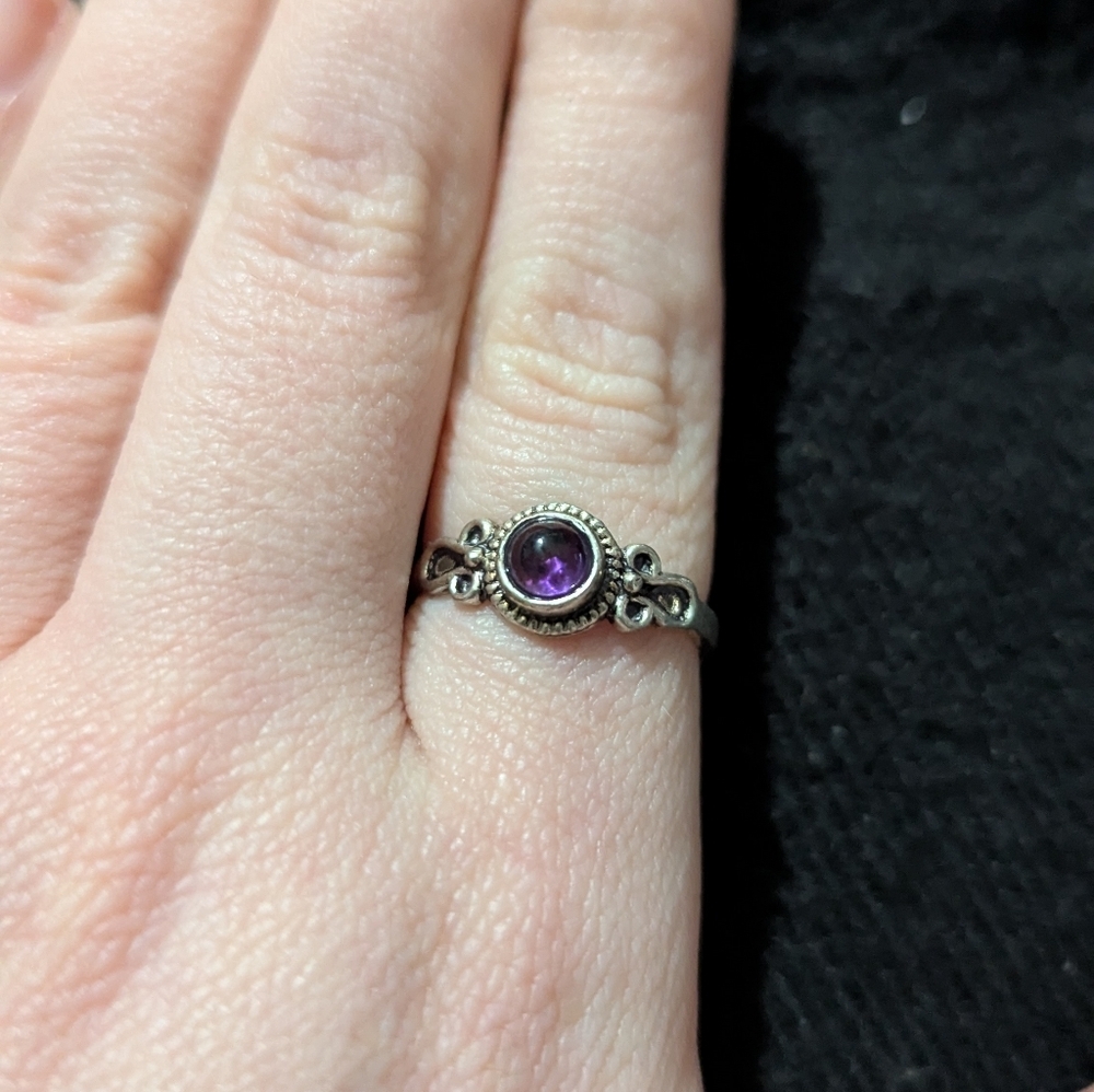 Silver Plated Purple Amethyst Gemstone Dainty Delicate Statement Ring - Size 8
